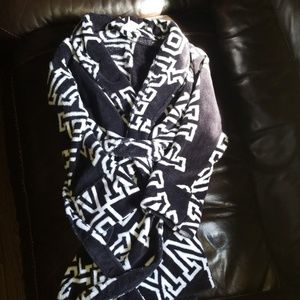 Size xs 3/4 length Victoria's Secret Pink rope